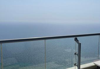 Damac Al Jawharah Tower Apartments has rooms with a private hot tub