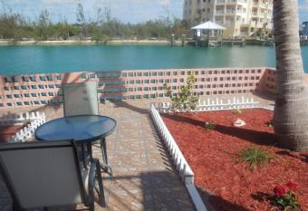 Dundee Bay Villas allows 18 year olds to book a room