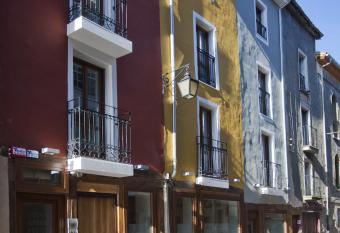 El Albergue de la Catedral allows 18 year olds to book a room