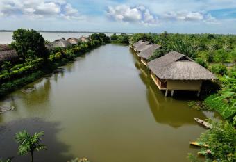 Mekong Riverside Boutique Resort & Spa has Balcony rooms