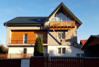 Vila Somani allows 18 year olds to book a room