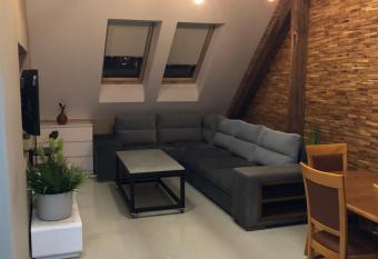 Apartament - Loft allows 18 year olds to book a room