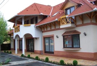 Gy  rgyey Kast  ly Panzi     s   tterem has Balcony rooms