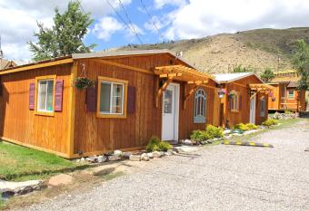Yellowstone's Treasure Cabins has Balcony rooms