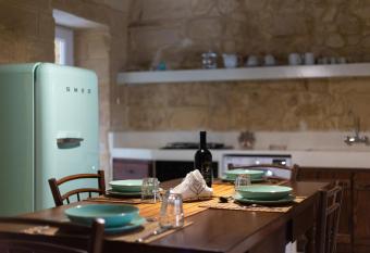 Casa Florean Centro Storico Lecce allows 18 year olds to book a room