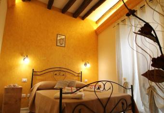 Palazzo Campisi has Balcony rooms