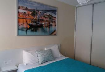 Oporto Vasconcelos Guest House has Balcony rooms