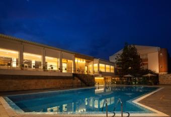 Sinclairs Siliguri allows 18 year olds to book a room