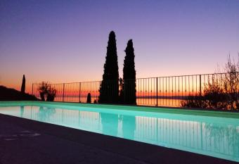 Agriturismo Le Anze has Balcony rooms