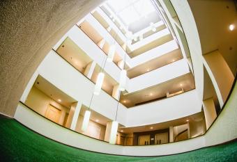 Hotel Aladdin allows 18 year olds to book a room