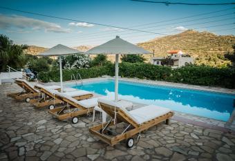 Marina Hotel has Balcony rooms
