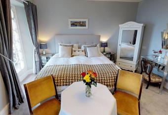 Ranscombe House allows 18 year olds to book a room