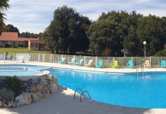 Les Ch  nes verts has Balcony rooms