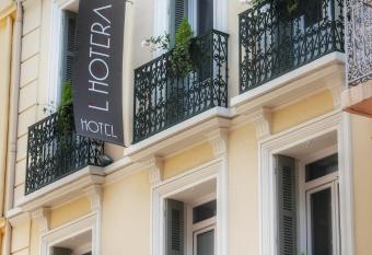 Hotel l Hotera allows 18 year olds to book a room