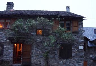 Casa de la Font de Dalt has Balcony rooms