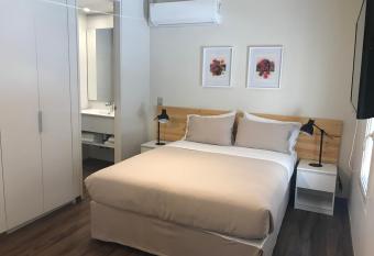 Edificio Nueva Bueras allows 18 year olds to book a room