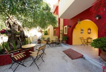 Casa di Dandolo allows 18 year olds to book a room