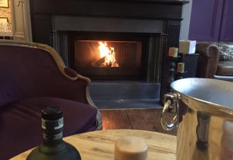 Bienvenue Chez Nous allows 18 year olds to book a room