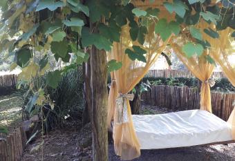 Espa  o Hol  stico Chal  s has Balcony rooms