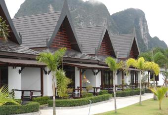 PARADIS VERT has Balcony rooms