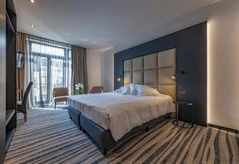 Hotel Monarc has Balcony rooms