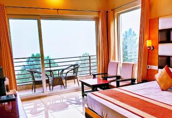 Wood Stock Kasauli - Rooms & Cottages - Panoramic View & Balcony Rooms has Balcony rooms