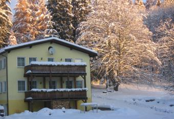 Feriendorf Waldfrieden has Balcony rooms