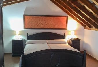 Posada Alegria has Balcony rooms