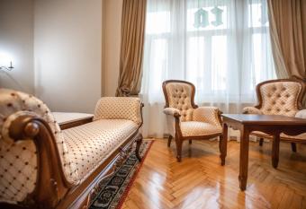 Casa Gotica Residence allows 18 year olds to book a room