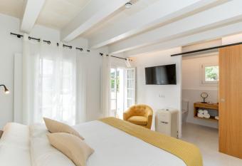 Hotel m - 27 allows 18 year olds to book a room