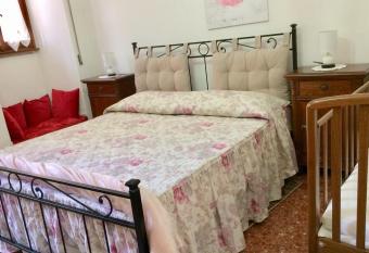 Alloggio Turistico Isonzo - Bracciano (Roma) has Balcony rooms