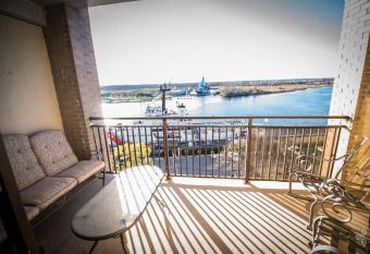 Water Street Retreat 12 has Balcony rooms
