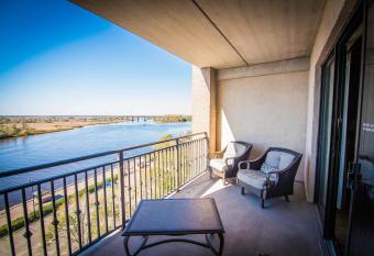 Water Street Retreat 08 has Balcony rooms