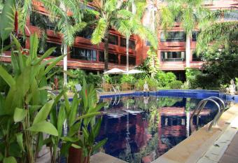 Nova Park Hotel Pattaya has Smoking/Balcony rooms