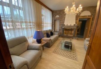 Hotel IL Castellino has rooms with a private hot tub