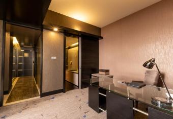 New World Suites has rooms with a private hot tub