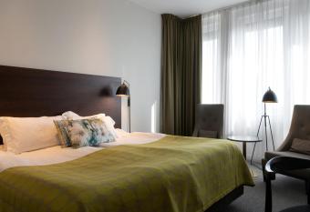 Elite Hotel Ideon, Lund allows 18 year olds to book a room