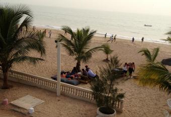 appartementsurlaplage has Balcony rooms