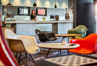 Ibis Marne la Vall  e Noisy allows 18 year olds to book a room