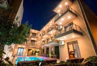 Studios Lotos has Balcony rooms