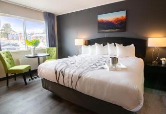 Expedition Lodge Estes Park has Balcony rooms