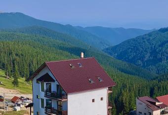 Cabana Cota 1700 has Balcony rooms