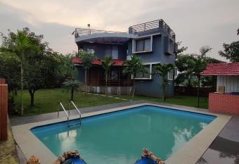 Karjat - 3 BHK Private Bungalow with Private Pool & Garden has Balcony rooms