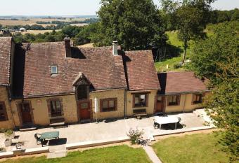 Les gites de la maison lierue has Balcony rooms