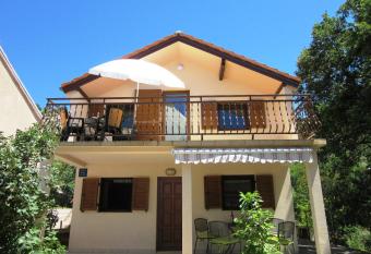 Apartmani Gracijela has Balcony rooms