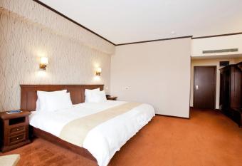 International Bucharest City Centre Hotel has Balcony rooms