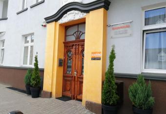 Eldom-NOCLEGI, Kolejowa 15 W  growiec has Balcony rooms