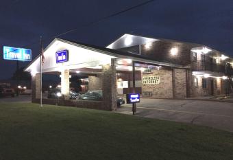 Travel Inn & Suites has Smoking rooms