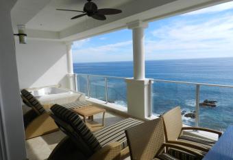 Sirena del Mar by Vacation Club Rentals has Balcony rooms