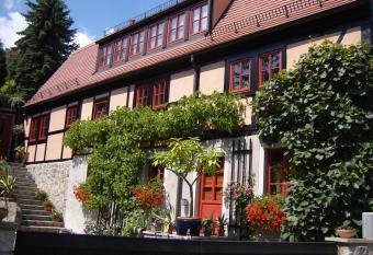 Winzerhaus Rissweg 15 has Balcony rooms